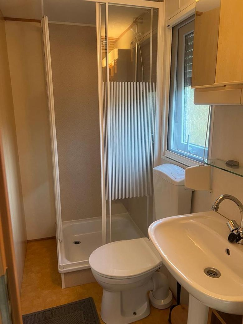Hotel Net Achter De Dijk 125 Bruinisse Esterno foto